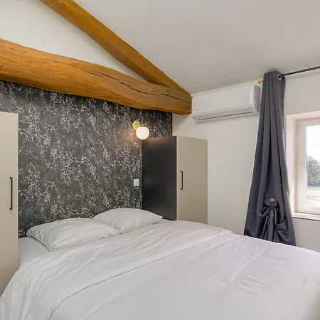 Le Nuremberg - De L'olivier Appartement Loyettes